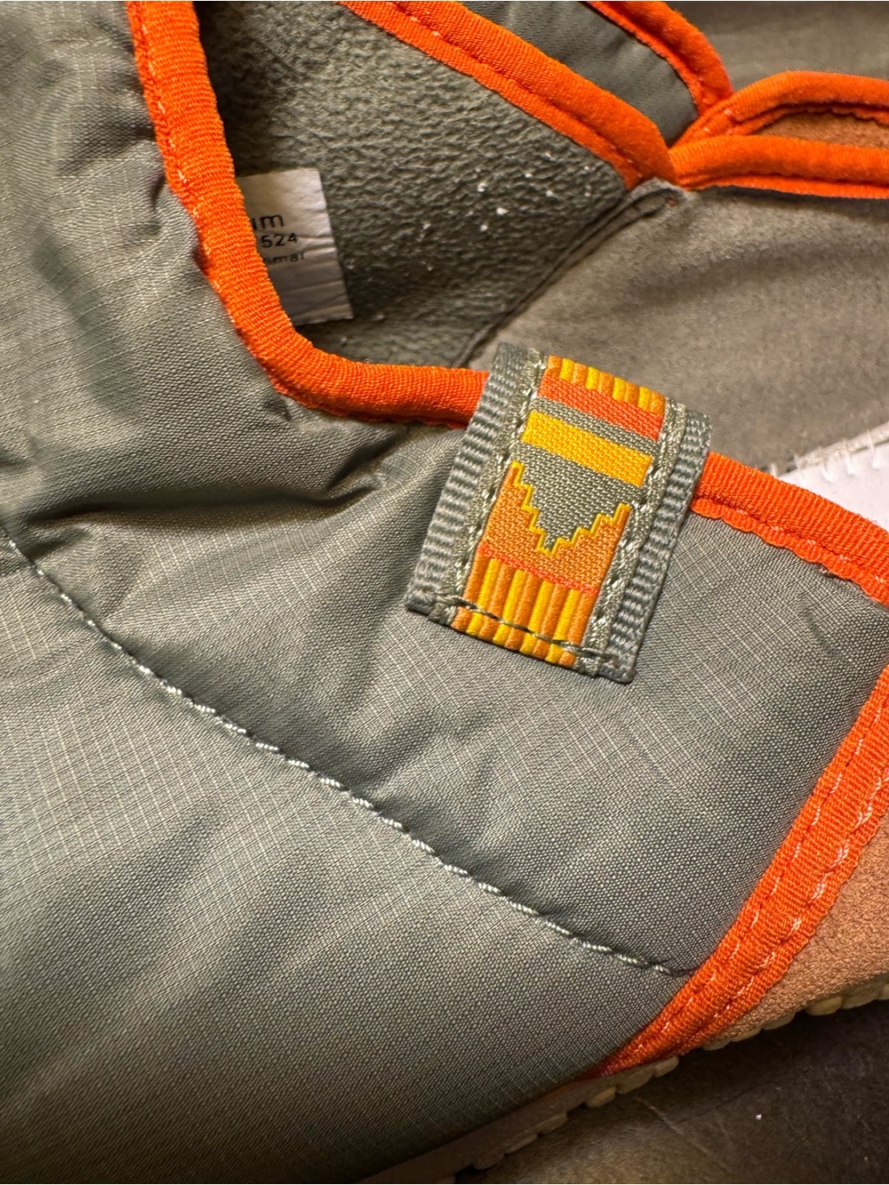 Men’s L.L. Bean Quilted Olive Green and Orange Slip-On Mules Size 12 - Picture 4 of 9